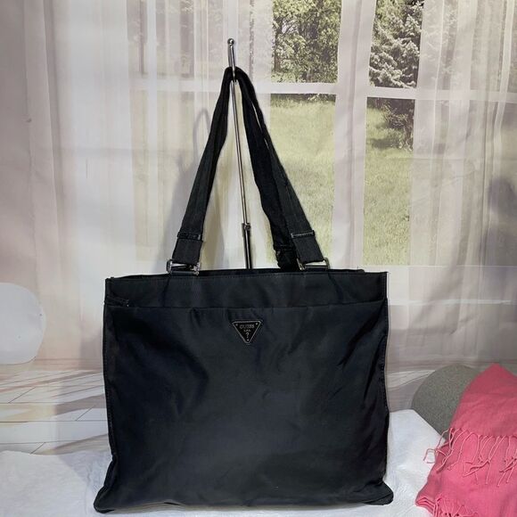 Guess Nylon Tote Black XLarge - Picture 1 of 12